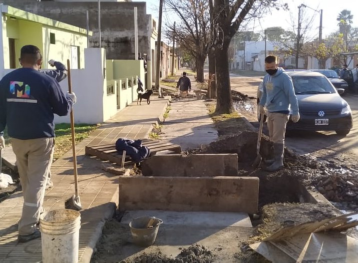 Morteros: Continúan con el plan de limpieza de canales urbanos