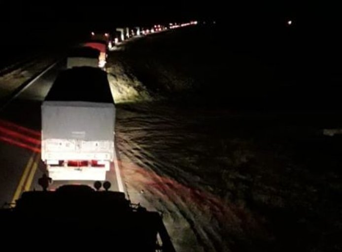 Camioneros cortaron la 34 en el límite con Santiago del Estero