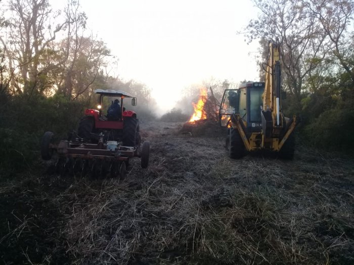 Suardi: Trabajan en la recuperación de caminos rurales