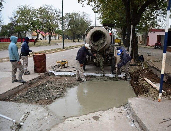 Avanzan con el bacheo de calles de Morteros