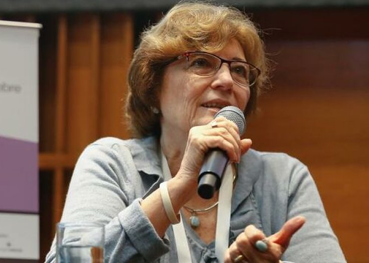 Roses dijo que vamos a convivir con brotes por los próximos tres años