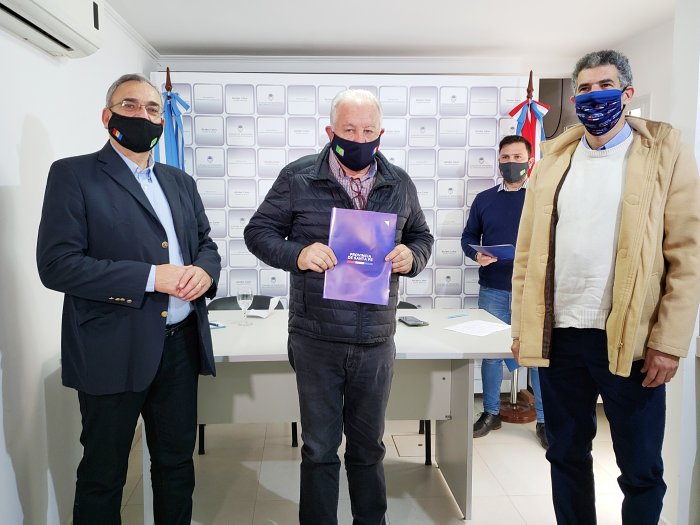 Entregaron fondos de Obras Menores a Comunas del depto. Castellanos