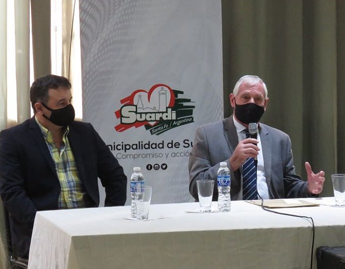 Suardi: Boscarol entregó fondos del FAE a establecimientos educativos