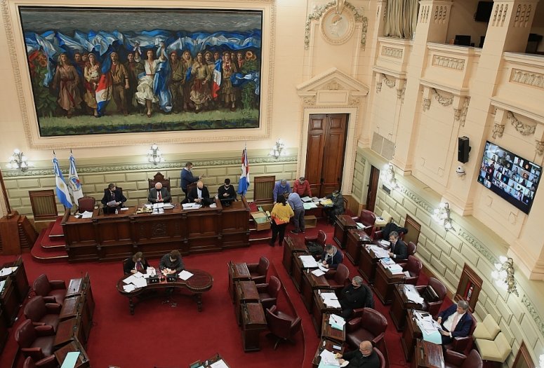 Santa Fe: Diputados dieron media sanción a la Emergencia Educativa