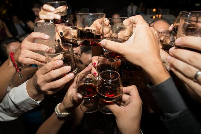 Col Marina: Desarmaron una fiesta clandestina con más de 40 personas 