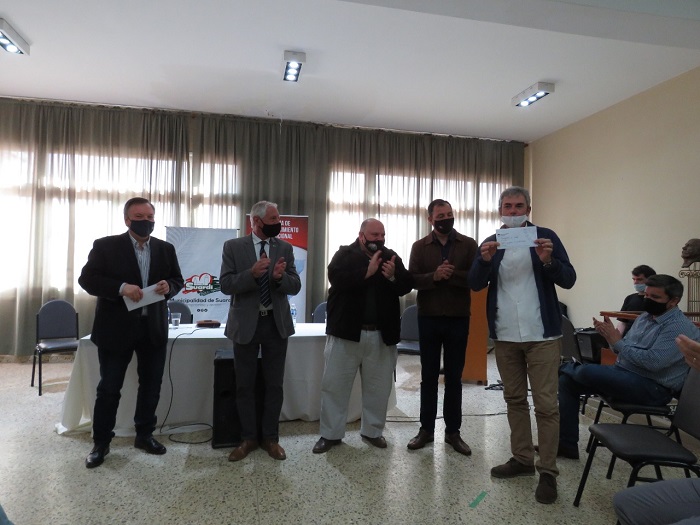 Suardi: El Senador Michlig entregó aportes a entidades locales