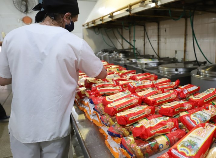 Unos 190 mil niños y niñas de escuelas de Santa Fe reciben asistencia alimentaira