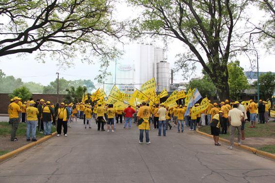 Crisis lechera: ATILRA lleva adelante el paro general en todo el país
