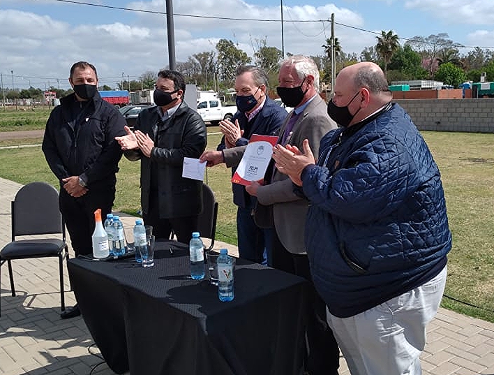 Firmaron convenio para colocar nuevas luminarias Led en Suardi