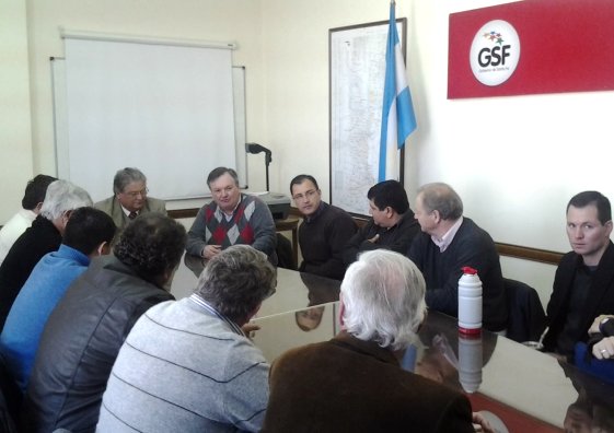 Fascendini recibió a autoridades del Depto. San Cristóbal por la crisis lechera