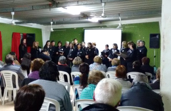 Brinkmann: El Coro Polifónico actuó en la vecinal del Bo. Argentina 2000
