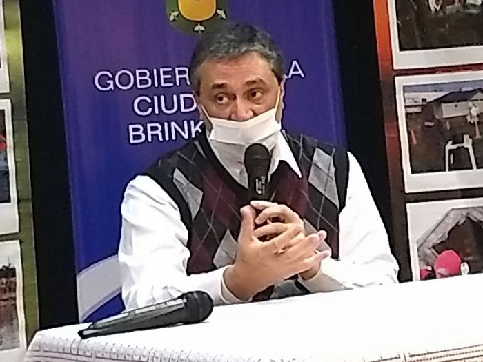 Brinkmann: Tévez atribuyó a las reuniones sociales la escalada de casos