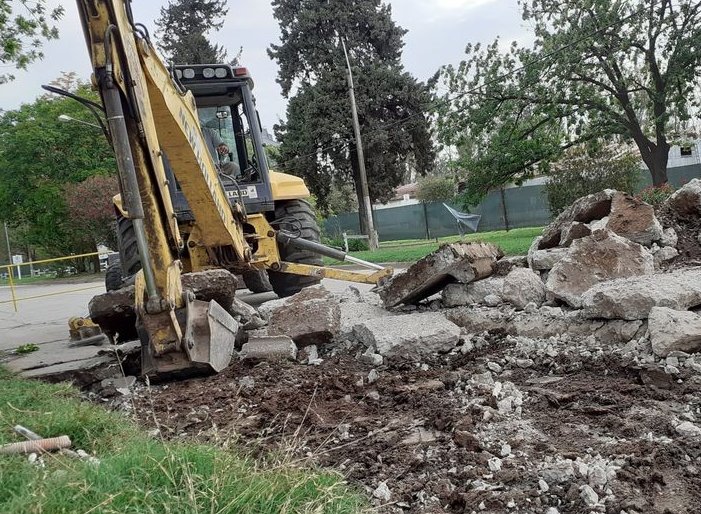 Comenzaron a reparar esquina céntrica de Suardi
