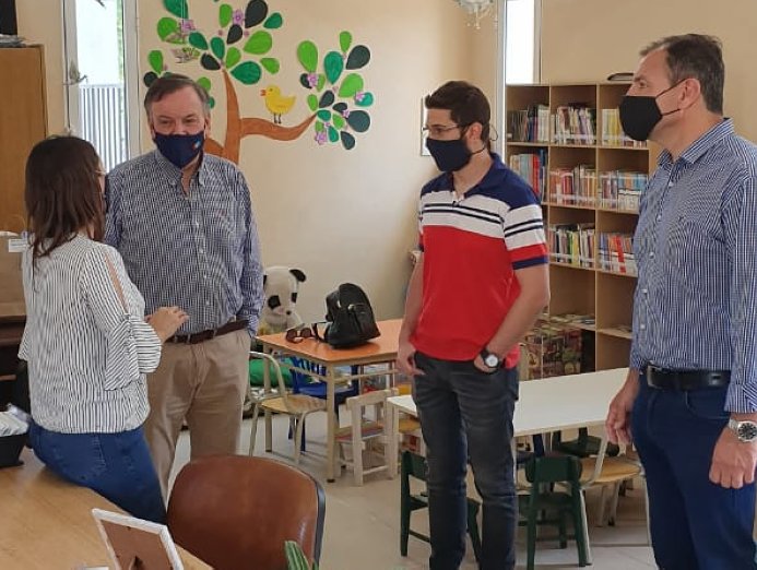 Michlig entregó aportes en Villa Trinidad y Arrufó