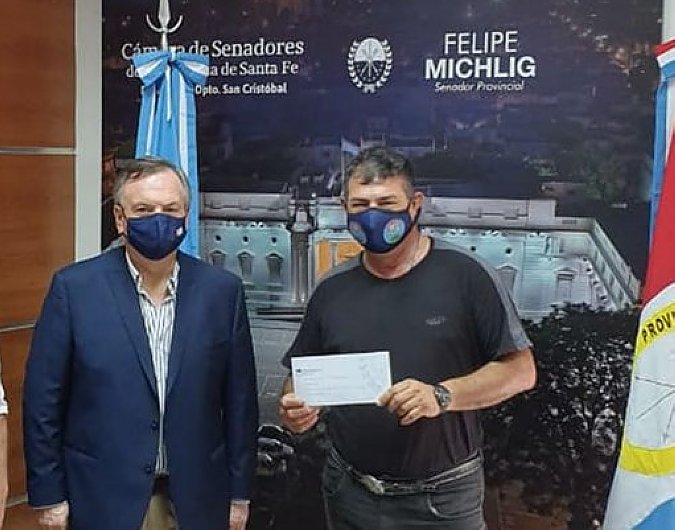 Michlig entregó aporte para puesta en valor de laguna 