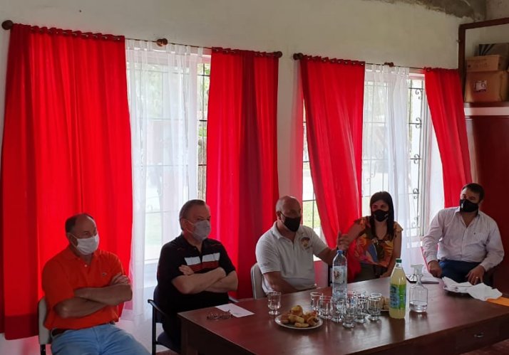 Michlig entregó aportes a instituciones de Hersilia