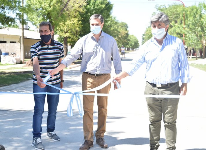 Inauguraron importante obra de pavimento en Brinkmann