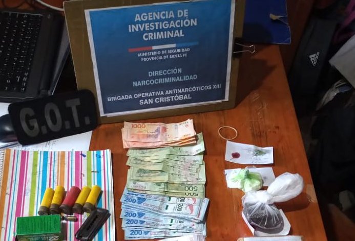 Procedimiento antidrogas en Ceres con un detenido