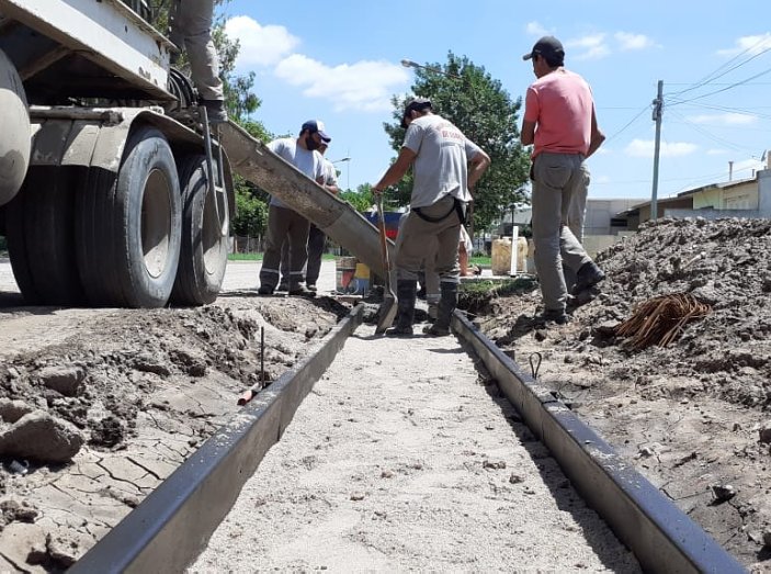 Suardi: Obras de cordón cuneta y nuevas luminarias