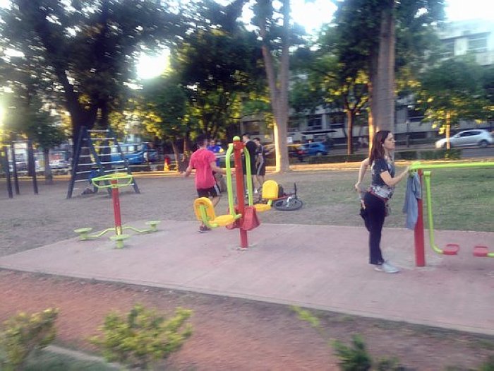 Instalarán juegos saludables en la Plaza de la Mujer