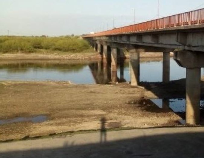 Preocupa el poco caudal del río Salado