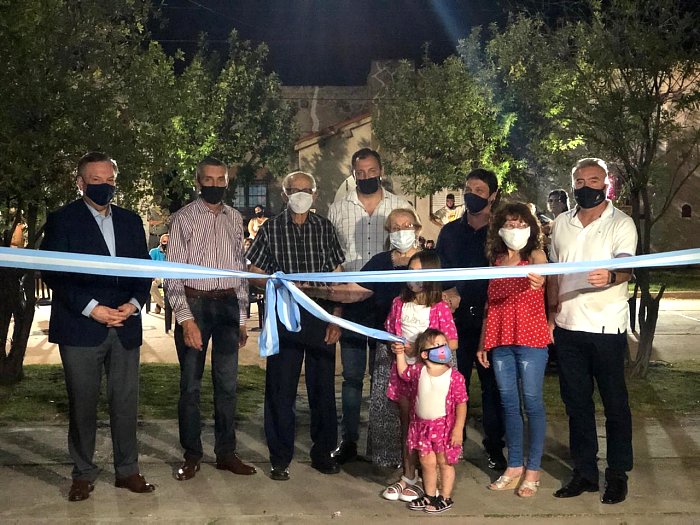 Michlig inauguró luminarias Led y formuló reclamos a la provincia