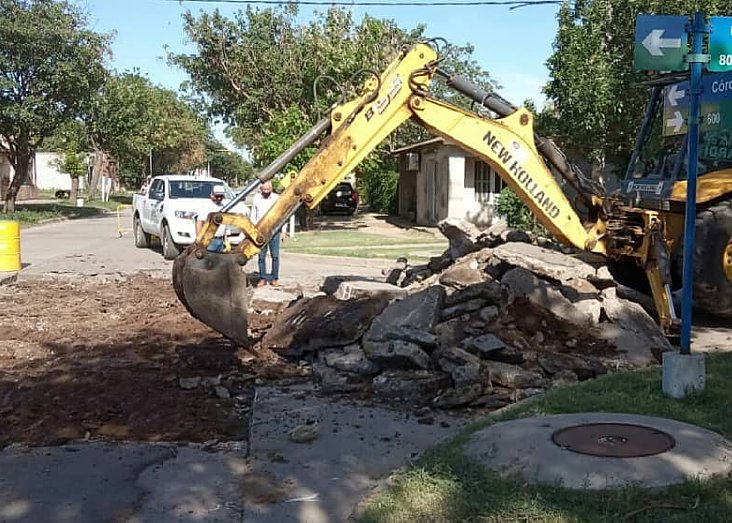Trabajan en bacheos y ripio en calles de Suardi
