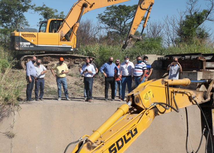 Perotti recorrió las obras del Canal Vila-Cululú y Cañada Sunchales