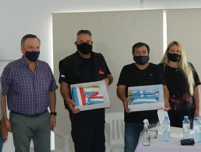 Michlig entregó aportes a instituciones de Ceres