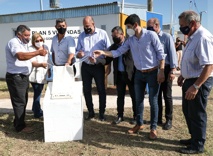 Perotti visitó Tostado y entregó fondos por unos 200 millones