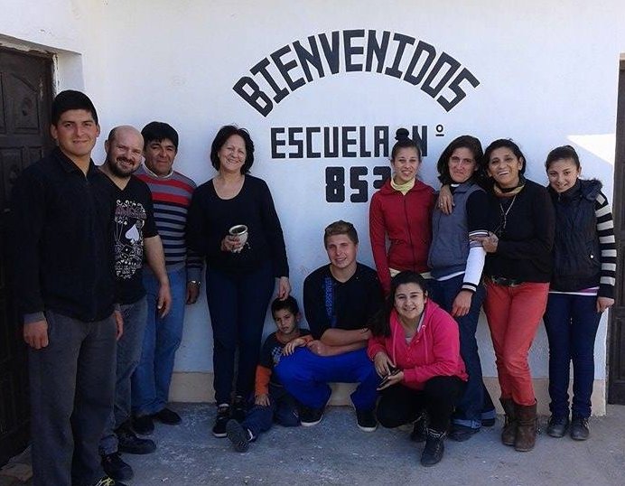 AUS entregó la ayuda solidaria a una escuela de Sumampa