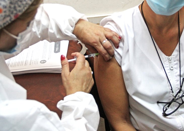 Santa Fe aplicó la vacuna 200 mil contra el coronavirus