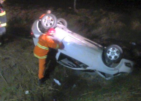 Porteña: Volcó un auto al tratar de esquivar un perro
