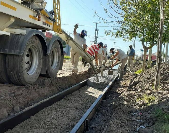 Suardi: Avanzan con las obras de ciclovía y cordón cuneta 