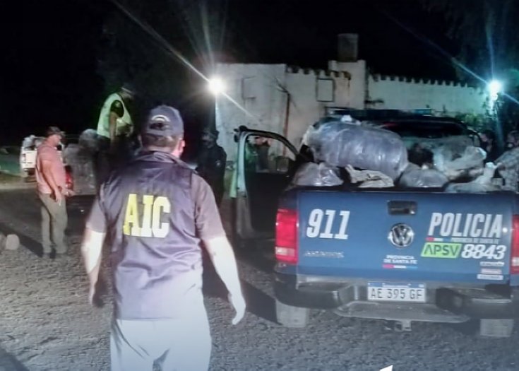 Encuentran en un camión importante cargamento de hojas de coca