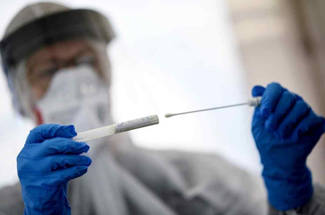 Domingo con menos contagios y muertes en la provincia