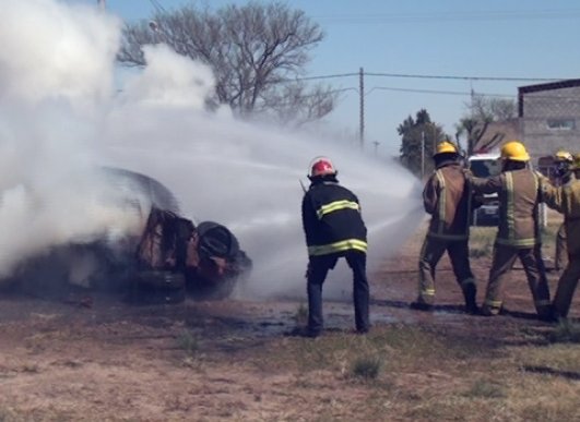 Suardi: La Regional 1 de Bomberos realizó jornadas de rescate vehicular