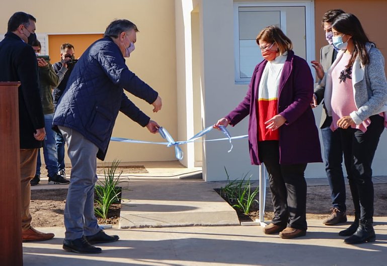 San Guillermo: Entregaron las tres primeras viviendas del plan municipal