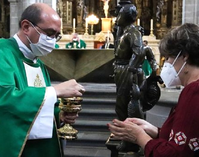 La Iglesia volvió a reclamar por la presencialidad de las misas
