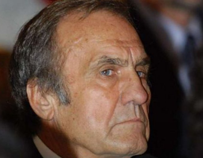 El Senador Carlos Reutemann sigue en estado delicado