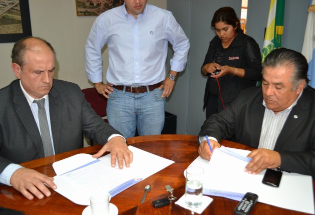 Firmaron convenio para reactivar el frigorífico de Ceres