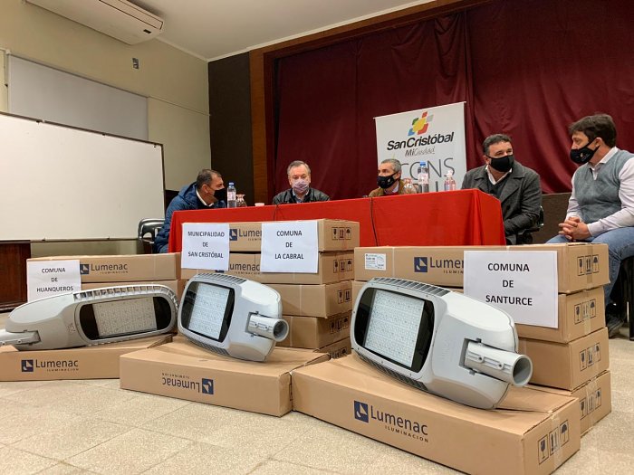 San Cristóbal, Huanqueros, La Cabral y Santurce accedieron a nuevas luminarias led