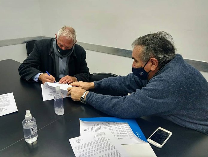 Suardi: Firmaron acuerdo para construir 5 viviendas en lote propio