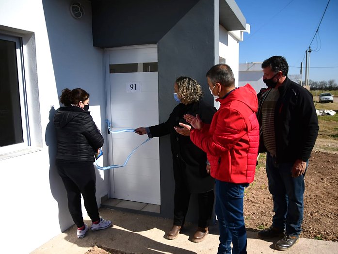 Morteros: Entregaron otras dos viviendas del Plan 114