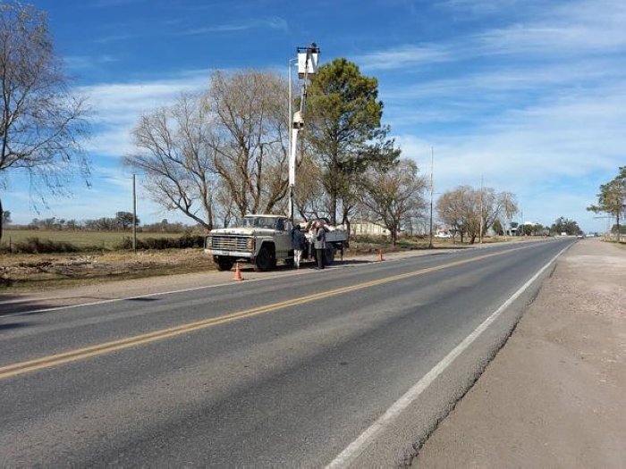 Colocan luces Led en el acceso a Suardi por ruta 23