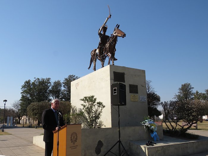 Suardi rindió homenaje al Gral. San Martín