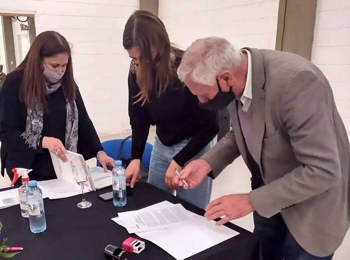Firmaron convenio para crear área de Igualdad, Género y Diversidad