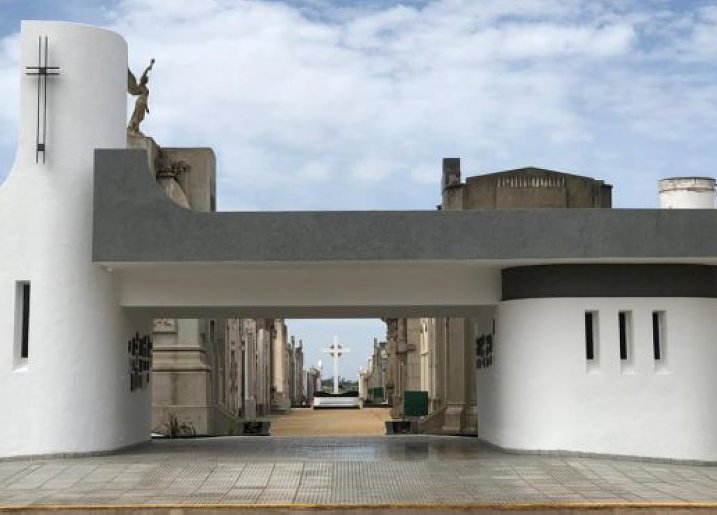 Denuncian robo de placas en cementerio de Brinkmann