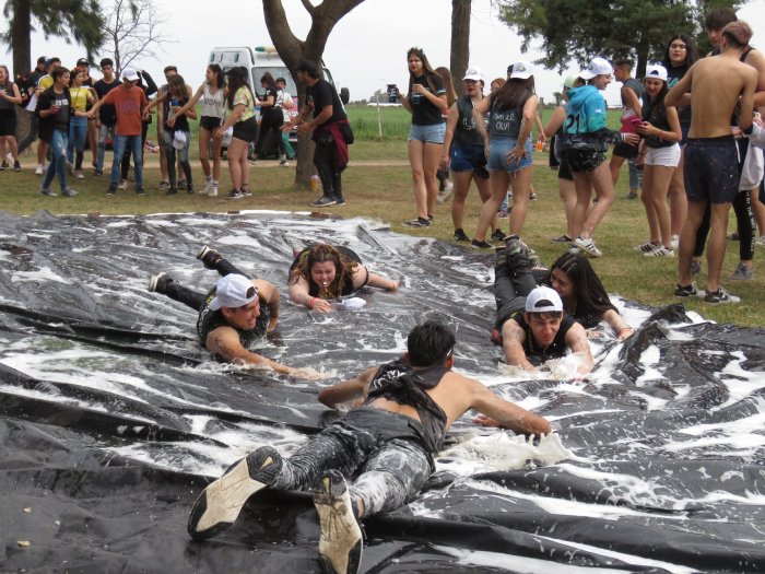 Jóvenes y adultos mayores festejaron la llegada de la primavera en Suardi