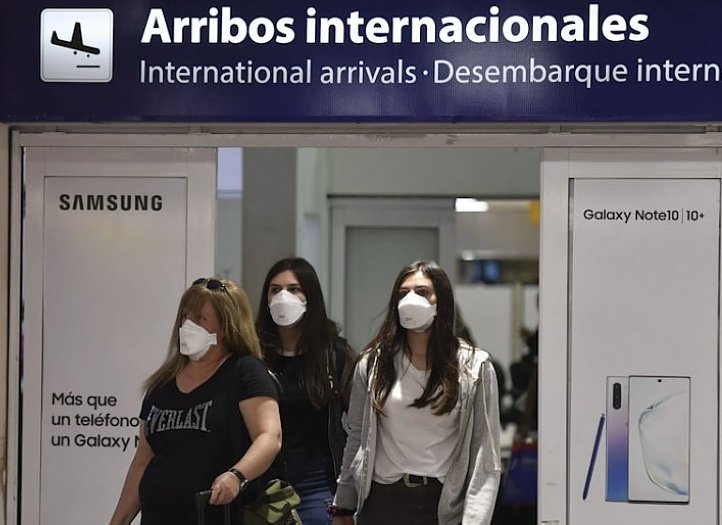 La provincia estableció un nuevo protocolo para quienes regresen del exterior